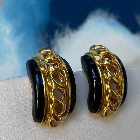 Vintage St. John 24K Gold Plated Black Enamel Chain Link Clip Earrings - Picture 7 of 7